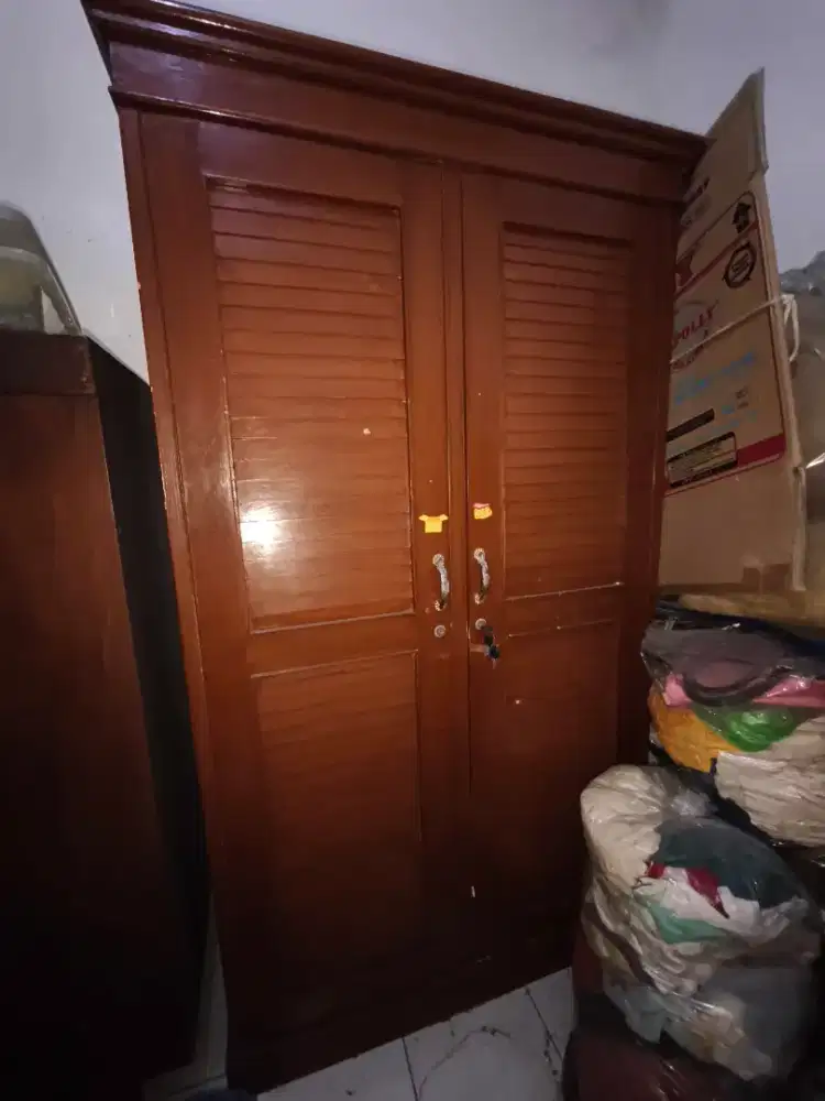 Jual Lemari Pakaian Bekas 2 Pintu