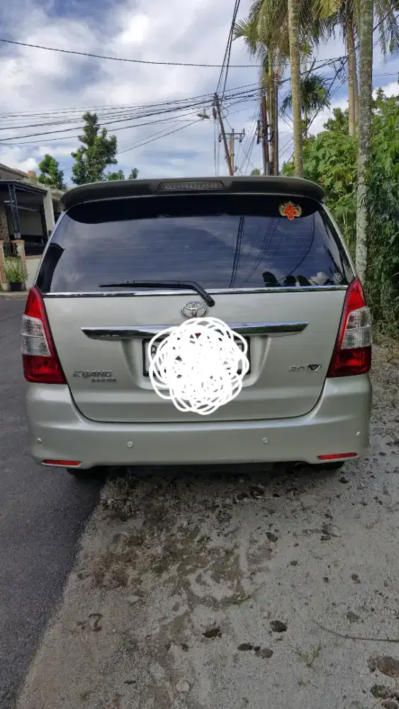 Innova V Silver BE Istimewa