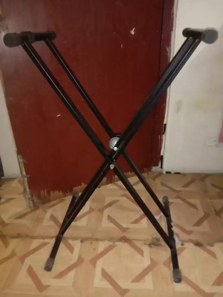 Stand Keyboard Lawrance