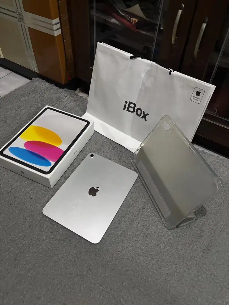 iPad Gen 11 Silver 128gb Wifi Only iBox Warranty ON NEGO