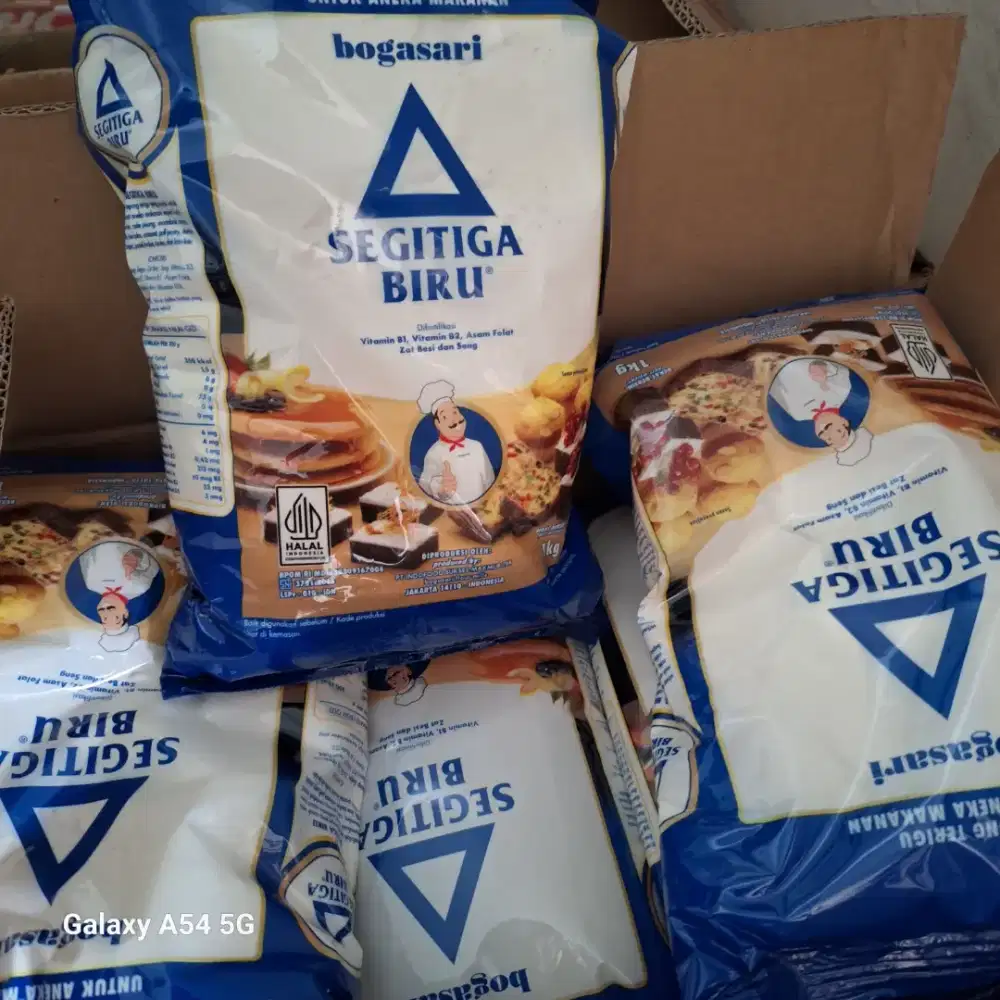 Tepung Terigu Segitiga  Biru