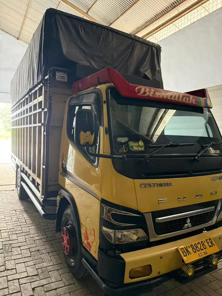 Canter colt diesel semi box