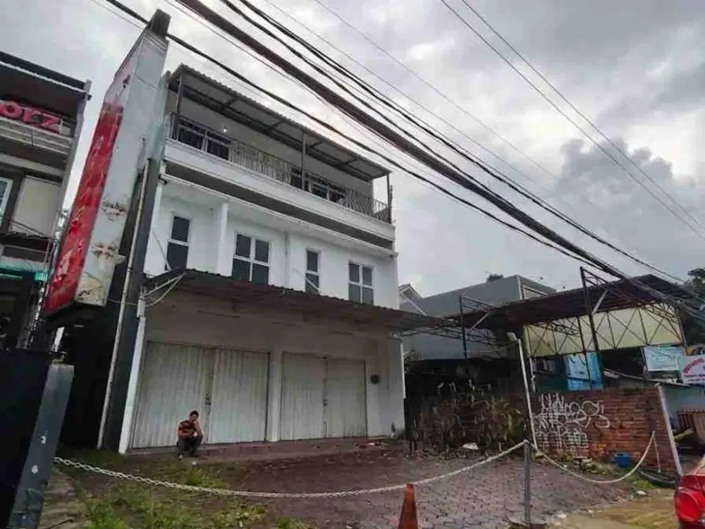 Ruko Ramai 3 Lantai Disewakan  di pandu raya Bogor Utara