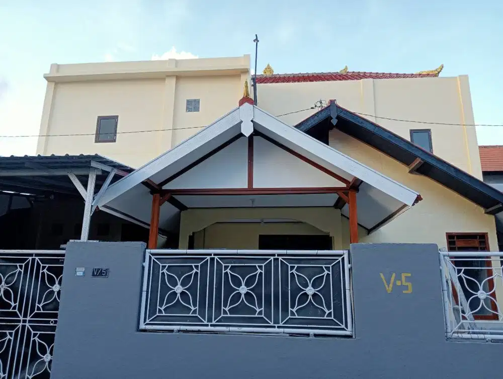 RUMAH Luas bisa untuk kantor, bimbingan belajar dll dekat nusa dua