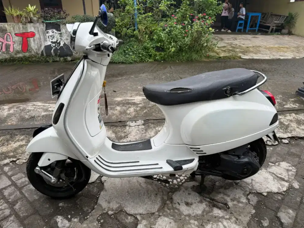 Vespa LX 150 injeksi THN 2013 plat AB sleman