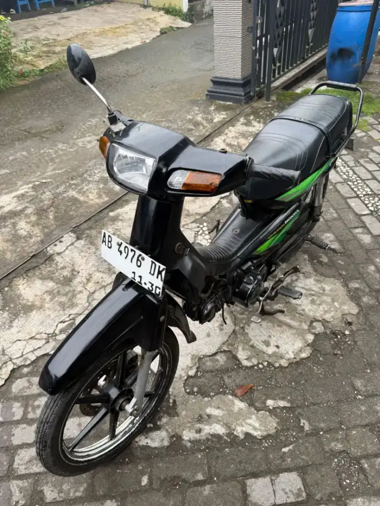 Astrea grand thn 1994 plat AB Bantul