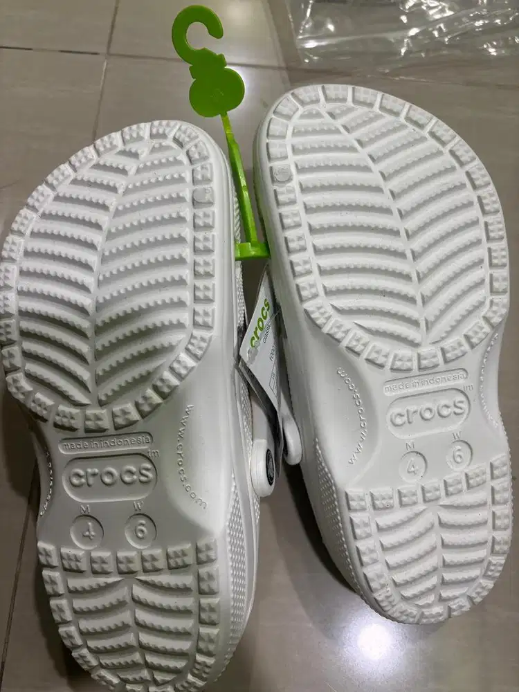 Crocs classic white