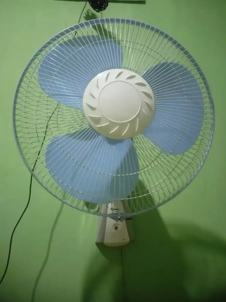 Kipas angin dinding 16 inch merk cosmos normal siap pakai nego tipis