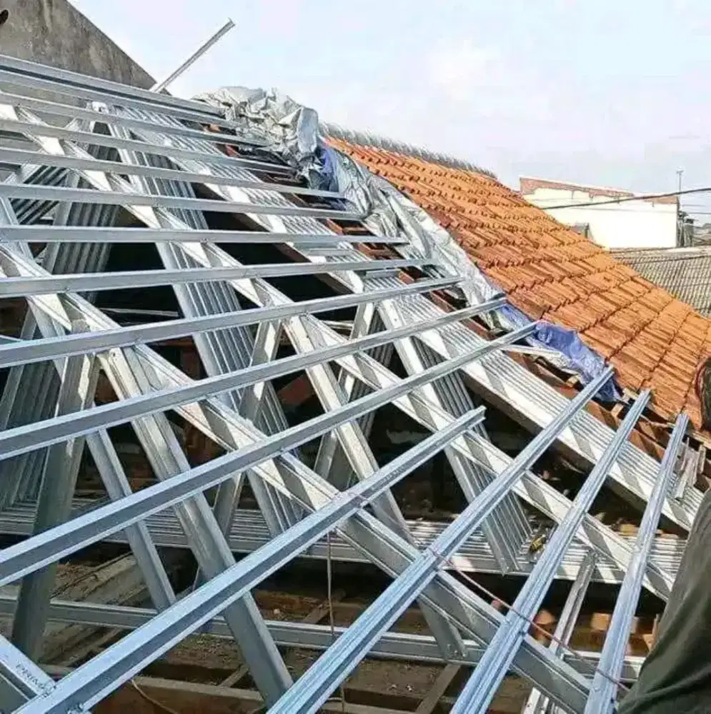 Renovasi atap terpasang