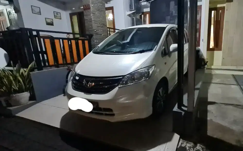 FREED 2012 PRIBADI ISTIMEWA