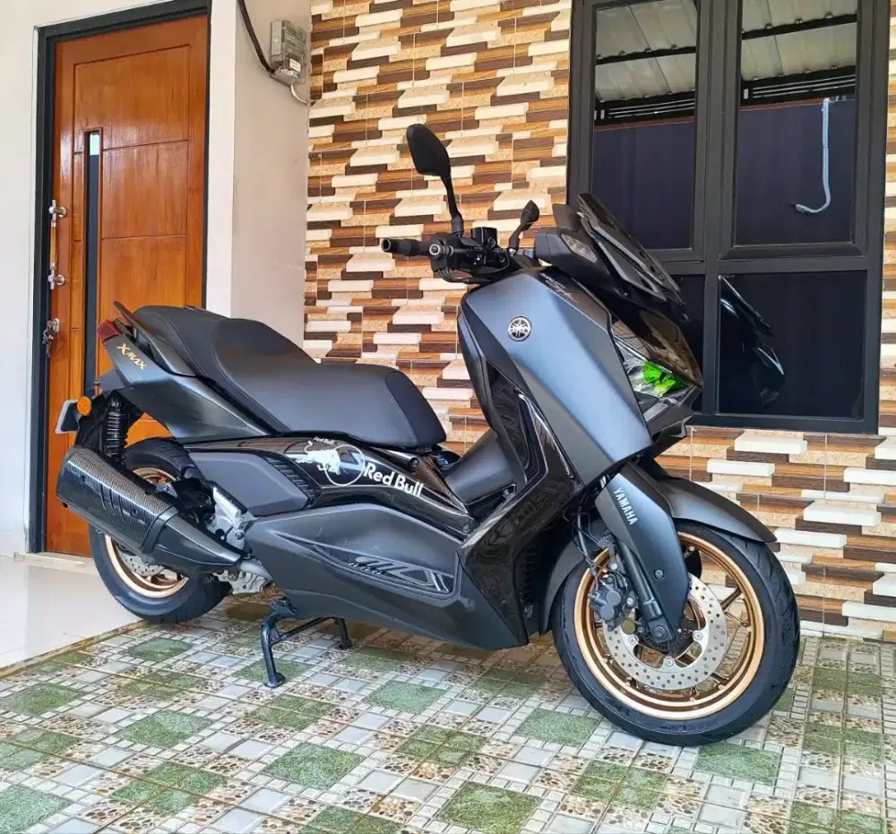 Xmax 250 abs connected tahun 2024 low km