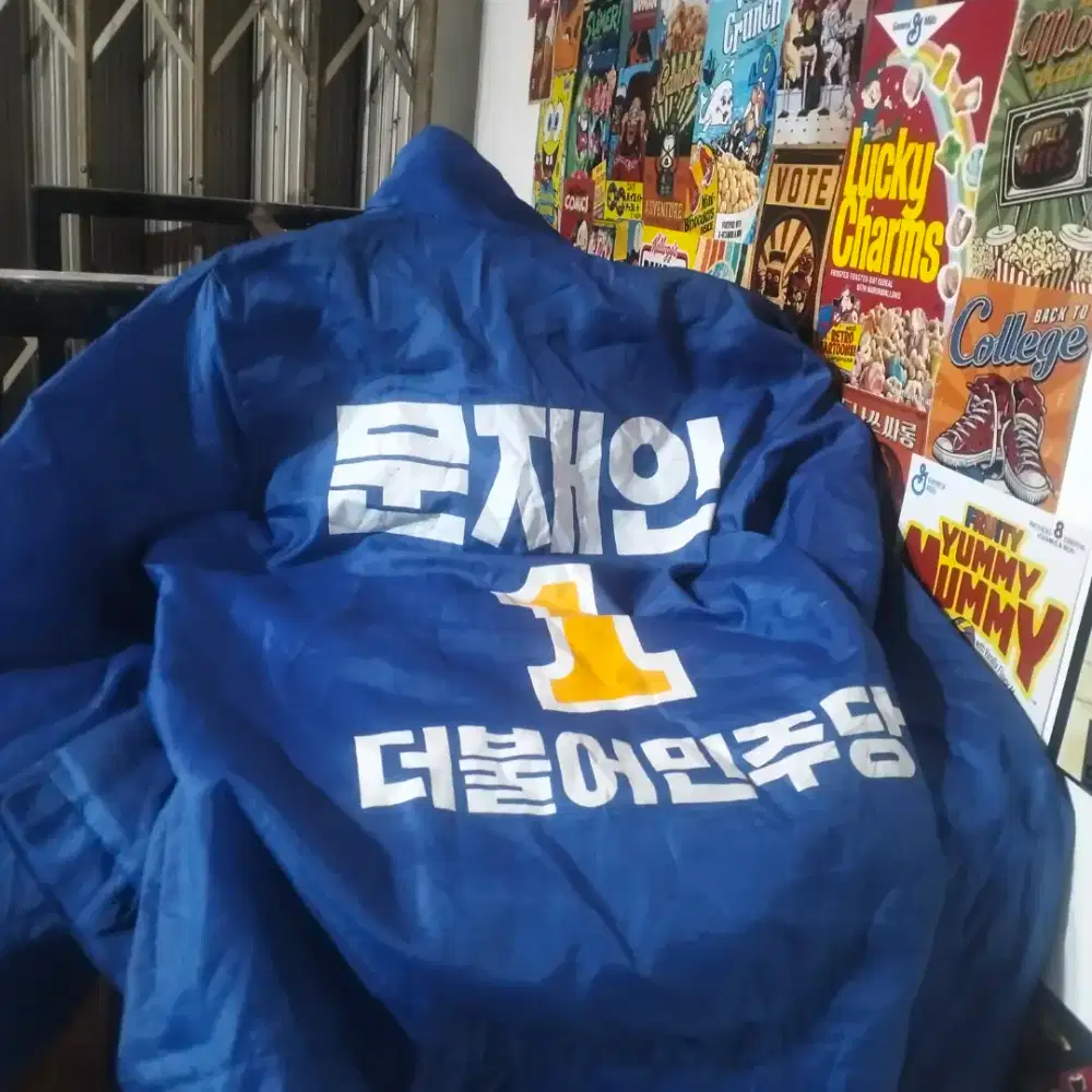 Jaket biru sz m running