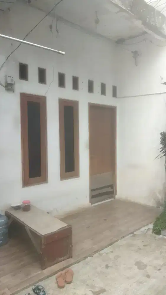 Rumah kontrakan dekat setu cipedak Jagakarsa