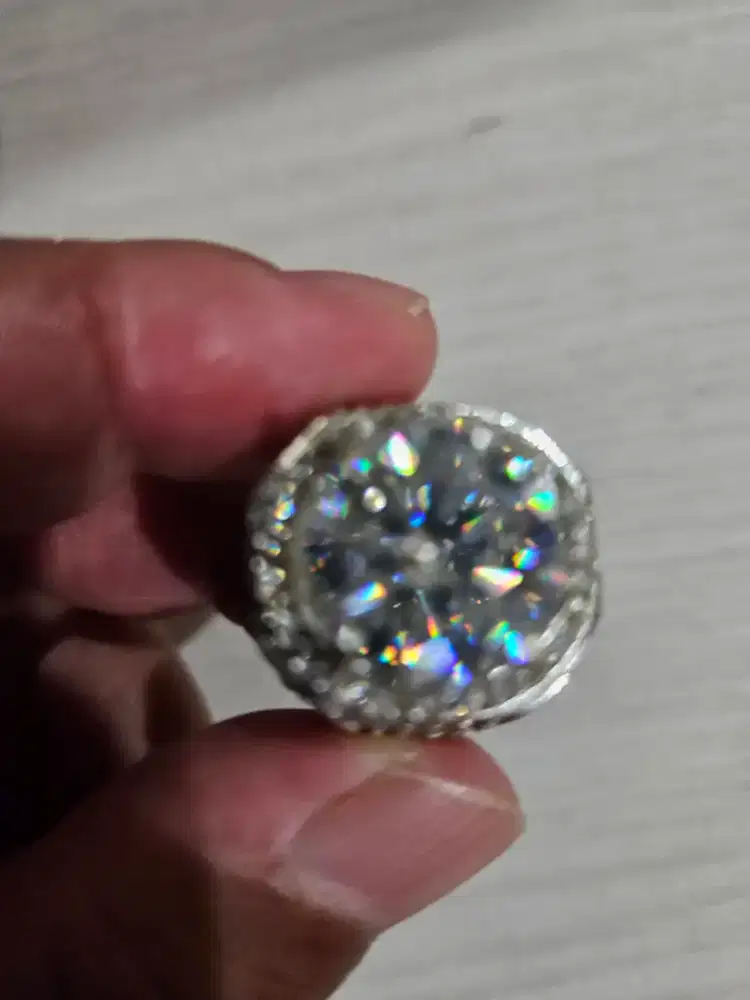 dijual batu moisonete