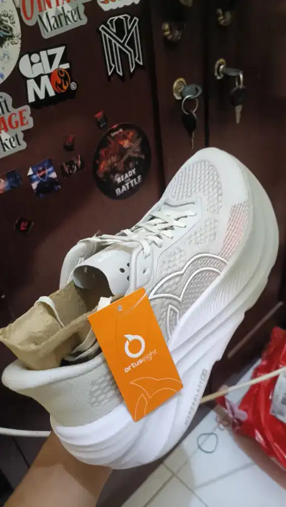 Sepatu running ortussight hyperblast light greywhite