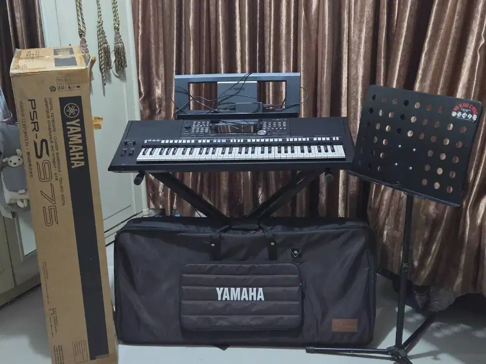 YAMAHA PSR-S975