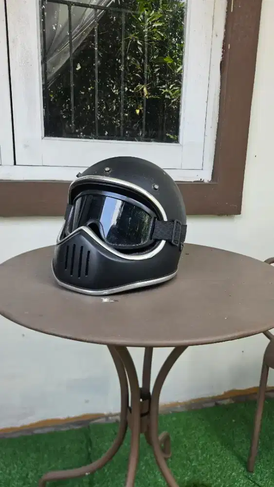 Helm Cakil hitam doff