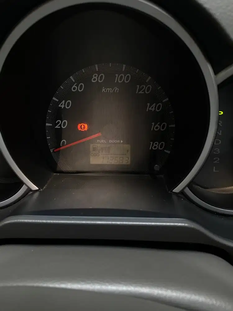 Toyota Kijang Innova 2011 Bensin