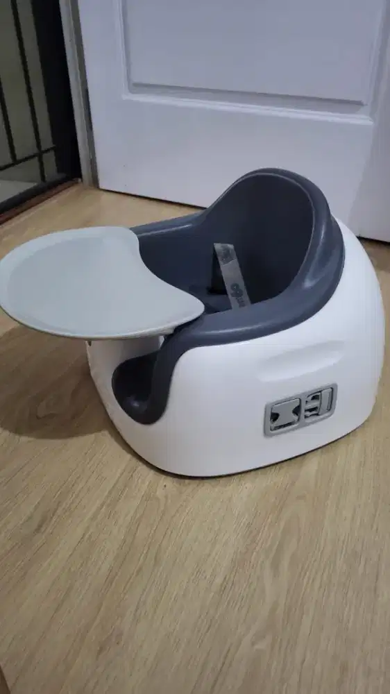 Bambo seat with tray