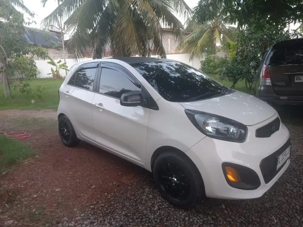 Dijual mobil kia picanto 80 nego ditempat