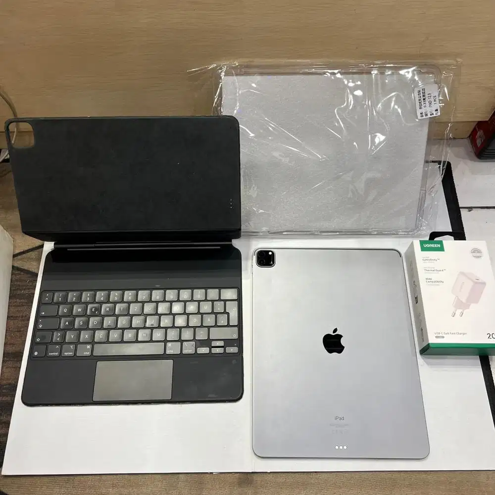 ipad pro M1 gen 5 12,9 inchi wifi include magic keyboard ori charger
