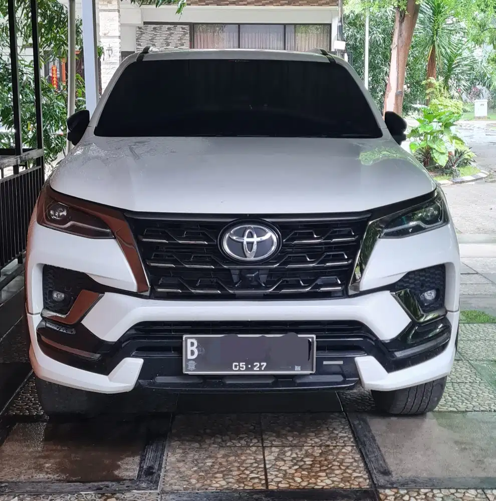 Toyota Fortuner 4x2 GR 2,8 Diesel Thn'2022, MATiC, Putih, Low KM