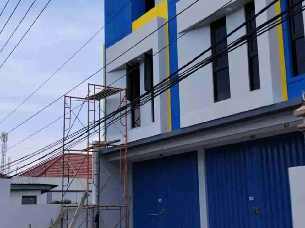 DISEWAKAN RUKO BARU GRESS NOL JALAN RAYA PLOSO LOKASI PADAT PENDUDUK ADA LAHAN PARKIR