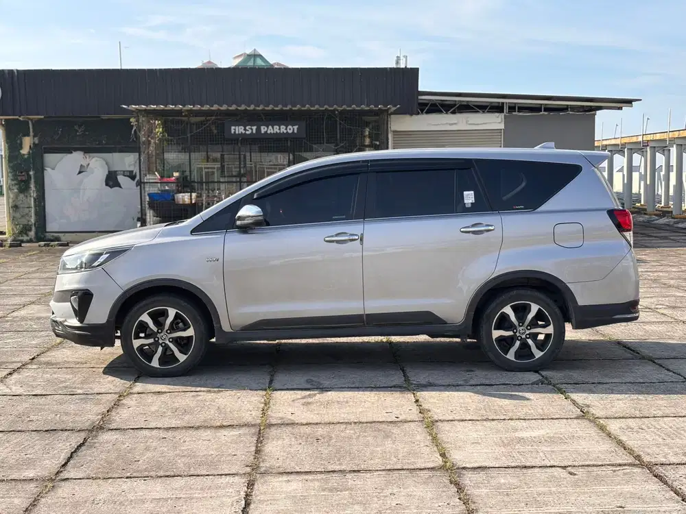 Toyota Kijang Innova 2022 Bensin