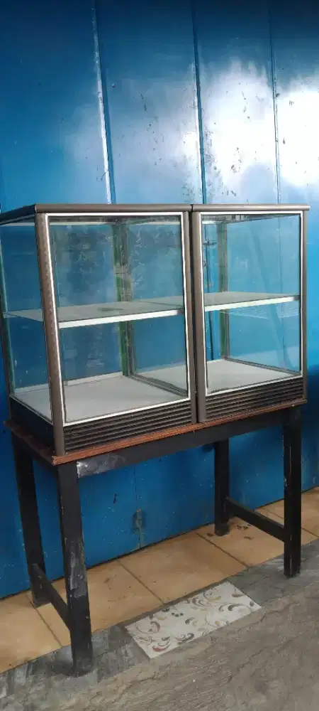 Etalase untuk Jualan