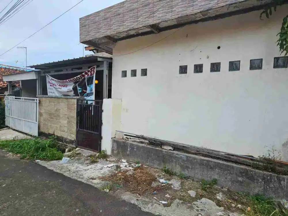 Dijual Rumah Bangunan Fulrenovasi Siap Huni 3 KT, 1KM LT 120 muka 12 M² Surat SHM -Rp.350 Jt Saja