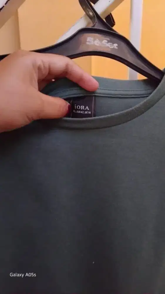 Brand IORA blouse preloved pribadi