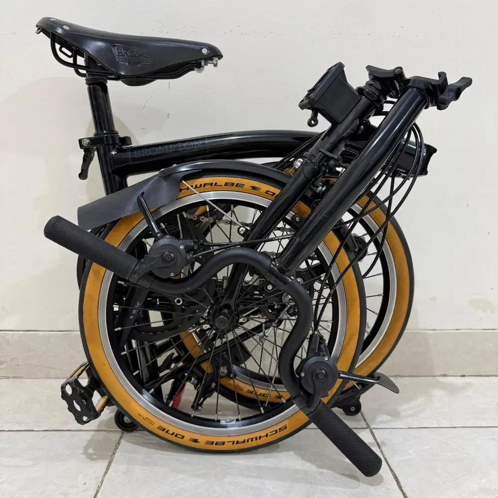 BROMPTON M6L BLACK IN BLACK EDITION 2019 - WITH BROOKS SADDLE