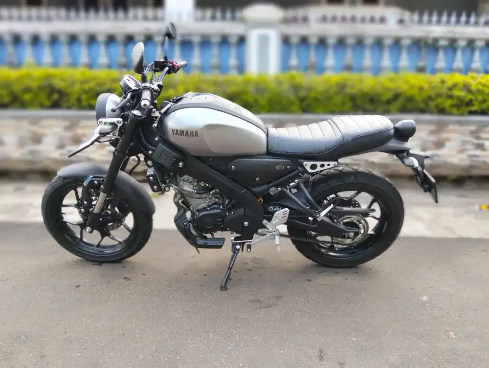 XSR 155 tahun 2025 Silver Gress