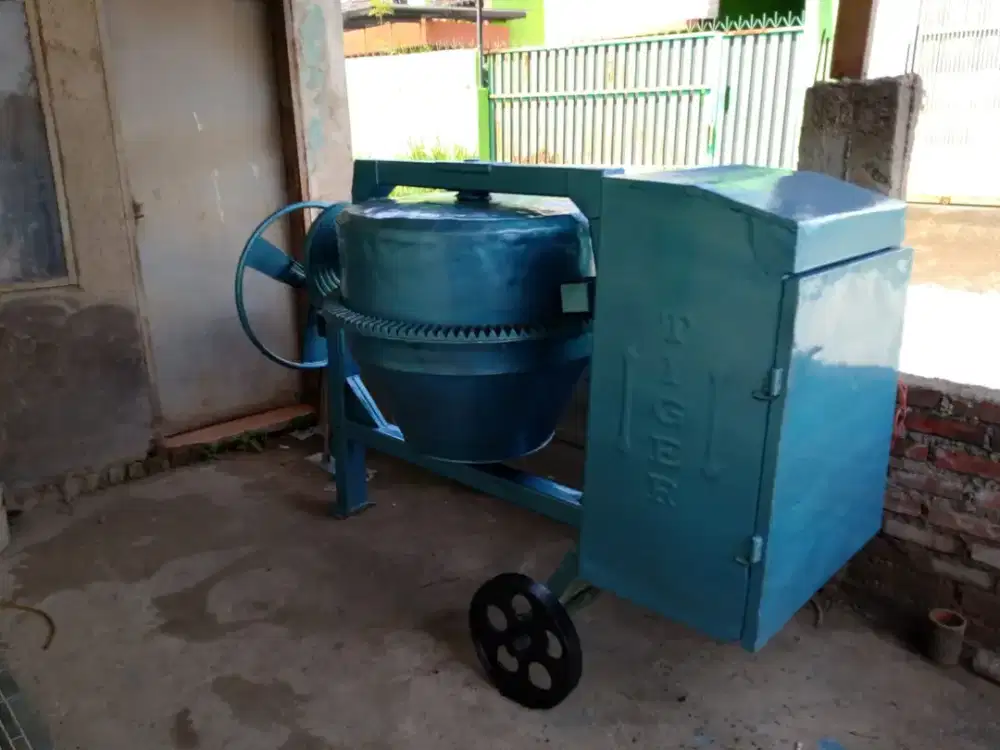 Jual mesin molen cor siap pakai merek tiger 350liter mesin domfeng 7pk