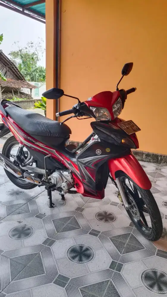 Jupiter Z 2012 Merah Marun