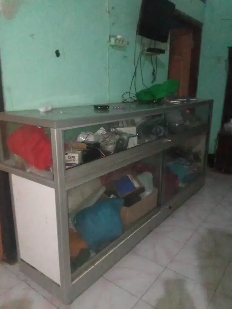 Etalase konter bekas panjang 2 meter