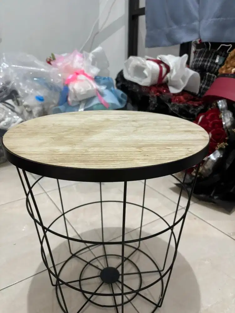 meja informa warna hitam cream