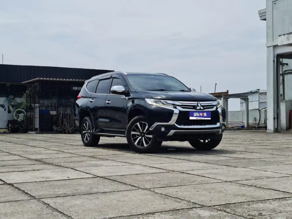 Mitsubishi Pajero Sport 2.4 Dakar 4x2 AT Diesel 2018 Hitam KM 49RB