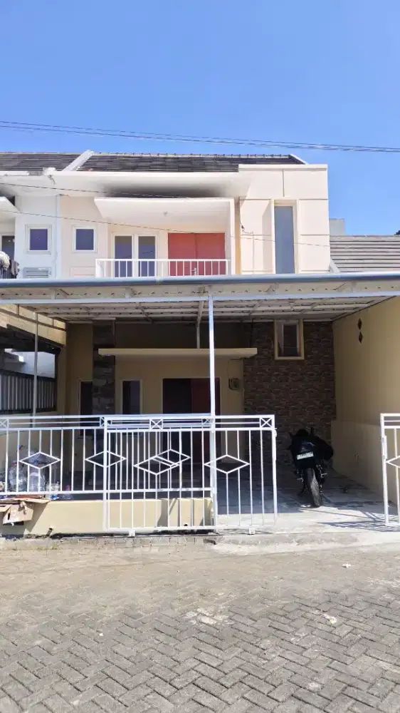 Rumah 2 lantai strategis di pusat Sidoarjo