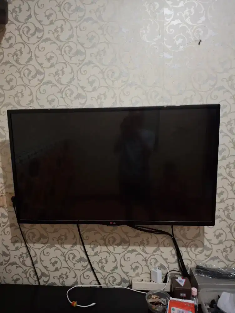 TV  LCD  LG 42 Inchi NO SMART TV