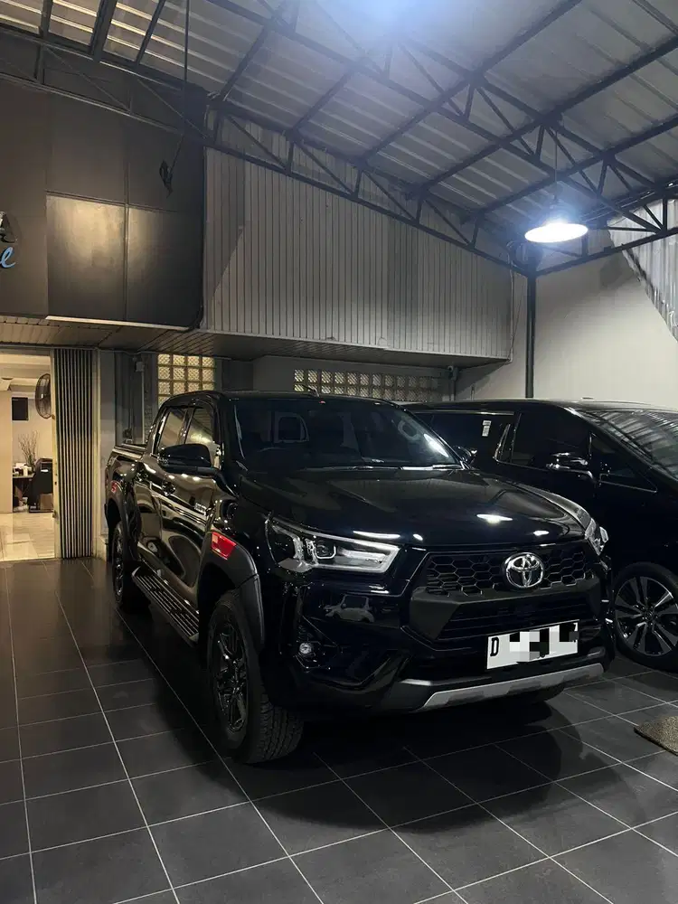 [KM1rb] Toyota Hilux Double Cabin V AT 4x4 2025