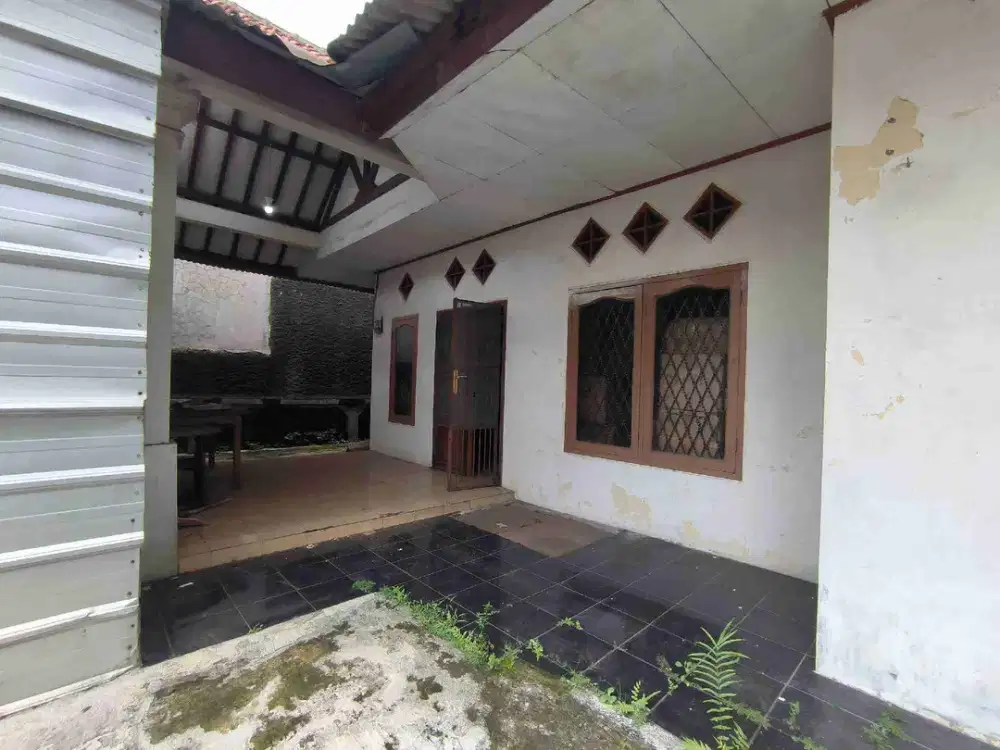 Dijual rumah lama satu lantai