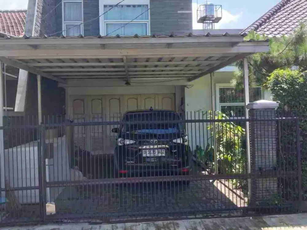 Rumah Lama Bagus di Sukaluyu dekat Gdg Sate