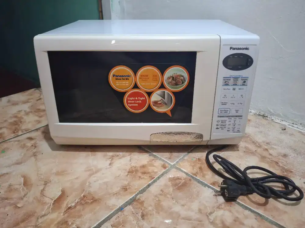 Panasonic microwave oven model NN-S235WF