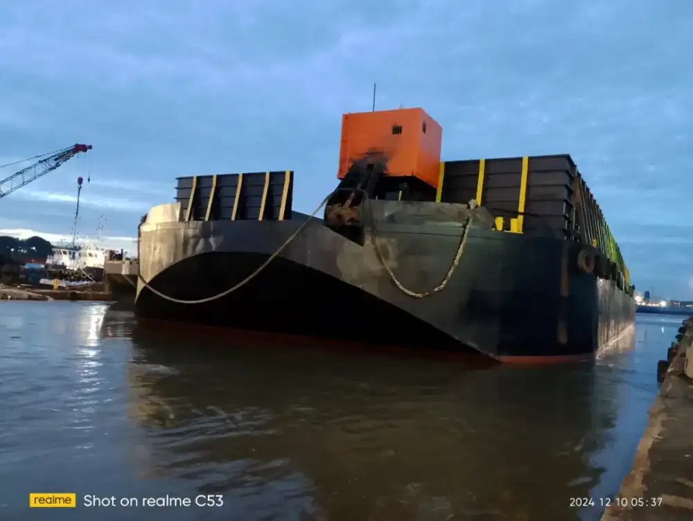 Jual Kapal Tongkang 1 Set 300 Feet Tahun 2012