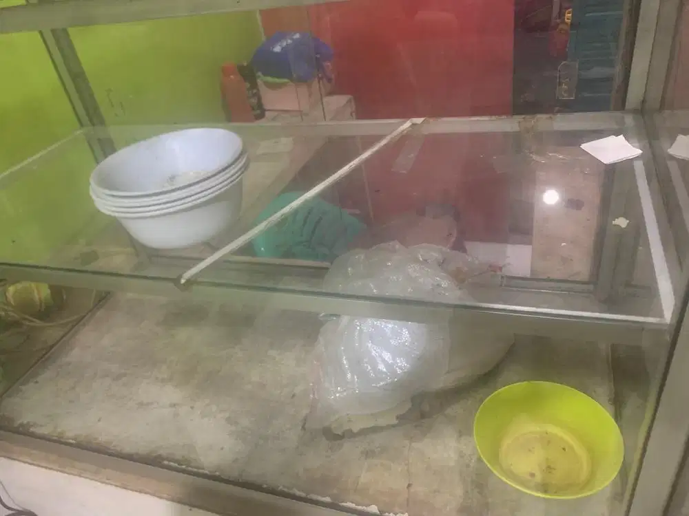 Dijual cepat etalase