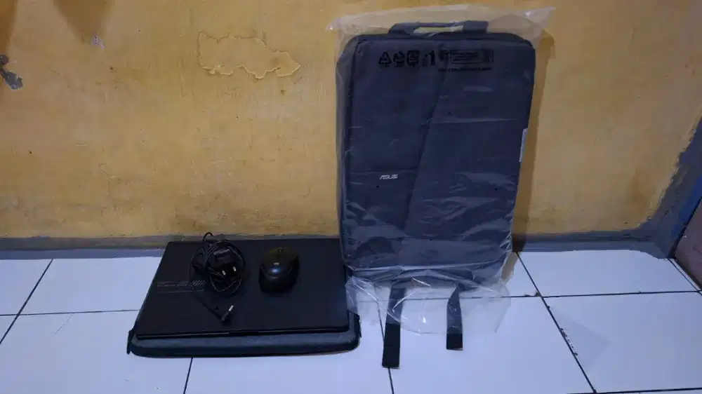 Jual Laptop Asus masih baru beli jarang pakai