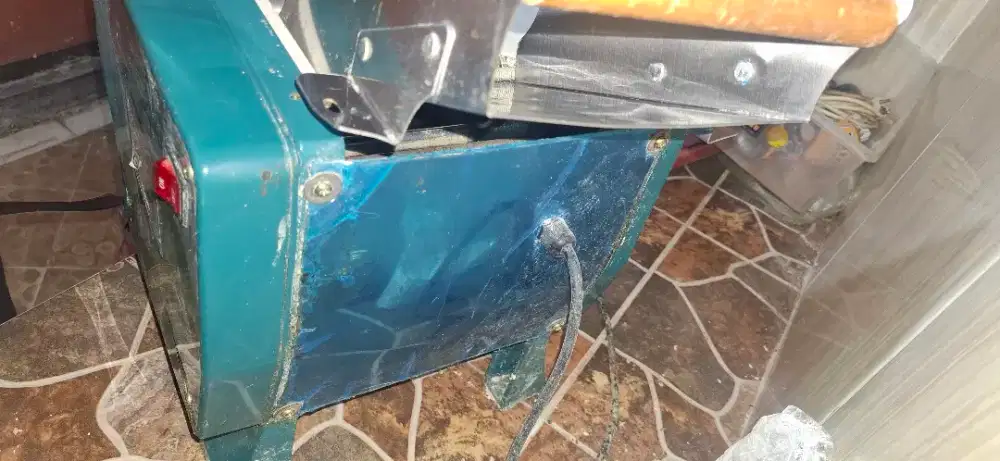 Mesin mie dan adonan