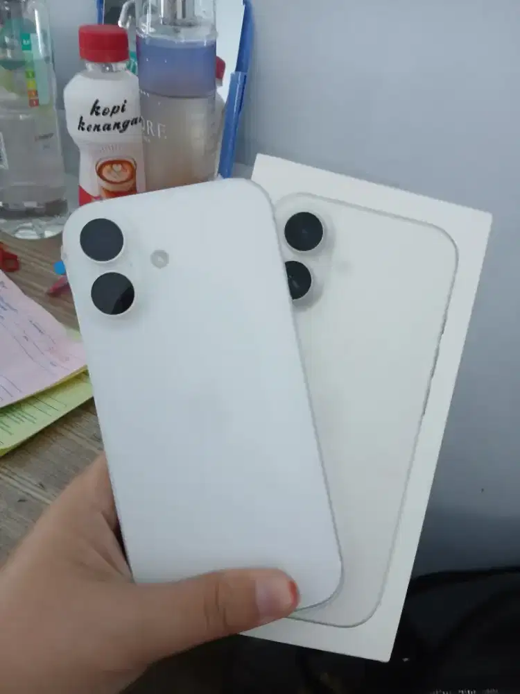 Iphone 17 256gb white (basic) garansi resmi ibox masih panjang mulus