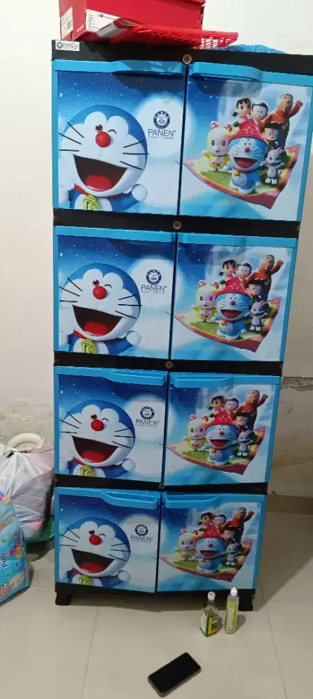 lemari plastik doraemon